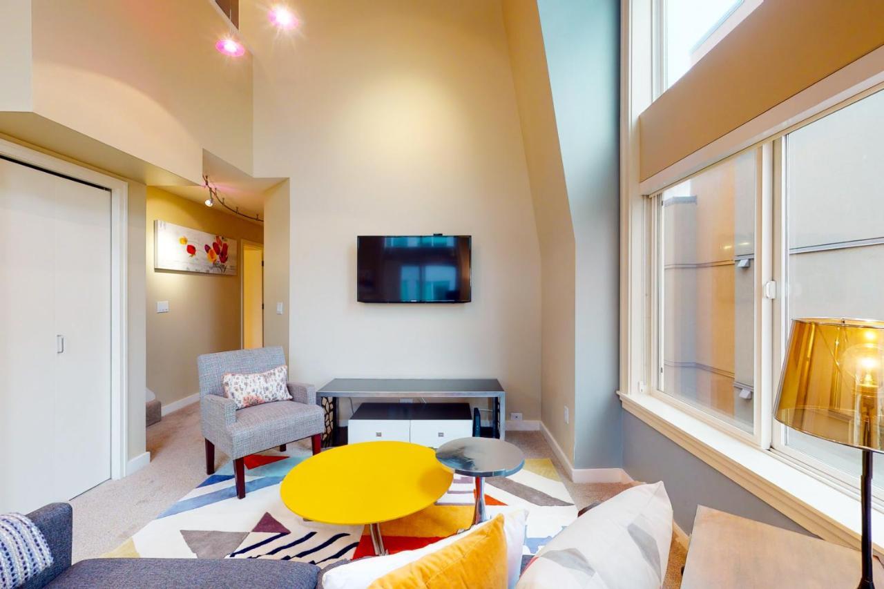 Belltown Court Sunset Suite Сіетл Екстер'єр фото