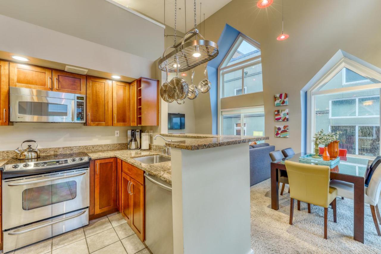 Belltown Court Sunset Suite Сіетл Екстер'єр фото