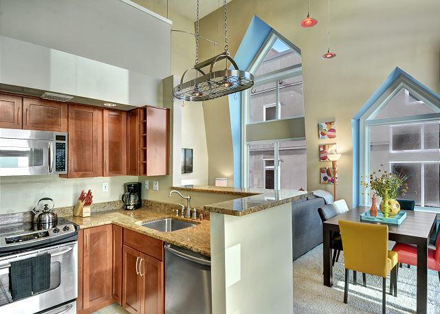 Belltown Court Sunset Suite Сіетл Екстер'єр фото